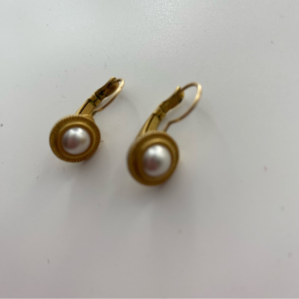 Napier Elegant Gold tone and Pearl Earrings lever back pierced dangle Branded